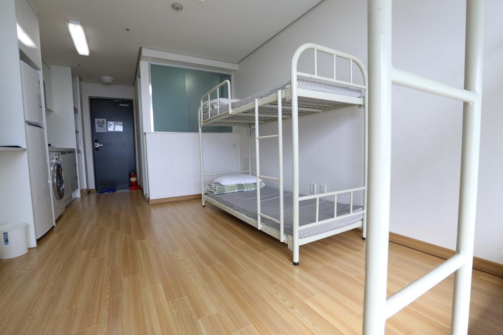Phil House Hostel Guri Стая снимка