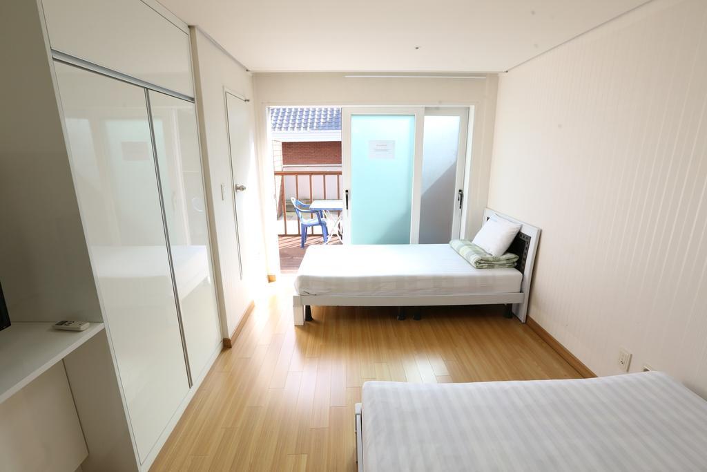 Phil House Hostel Guri Стая снимка
