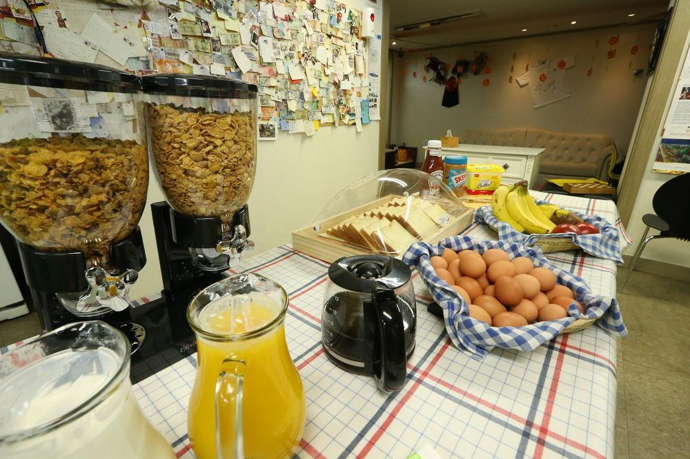 Phil House Hostel Guri Екстериор снимка